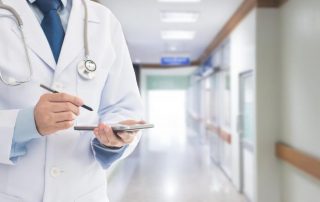 Ubezpieczenia zdrowotne: pandemia skłania do zakupu prywatnych